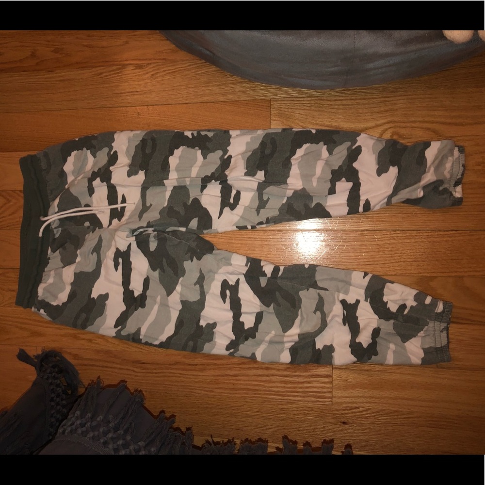 Camouflage sweat pants
